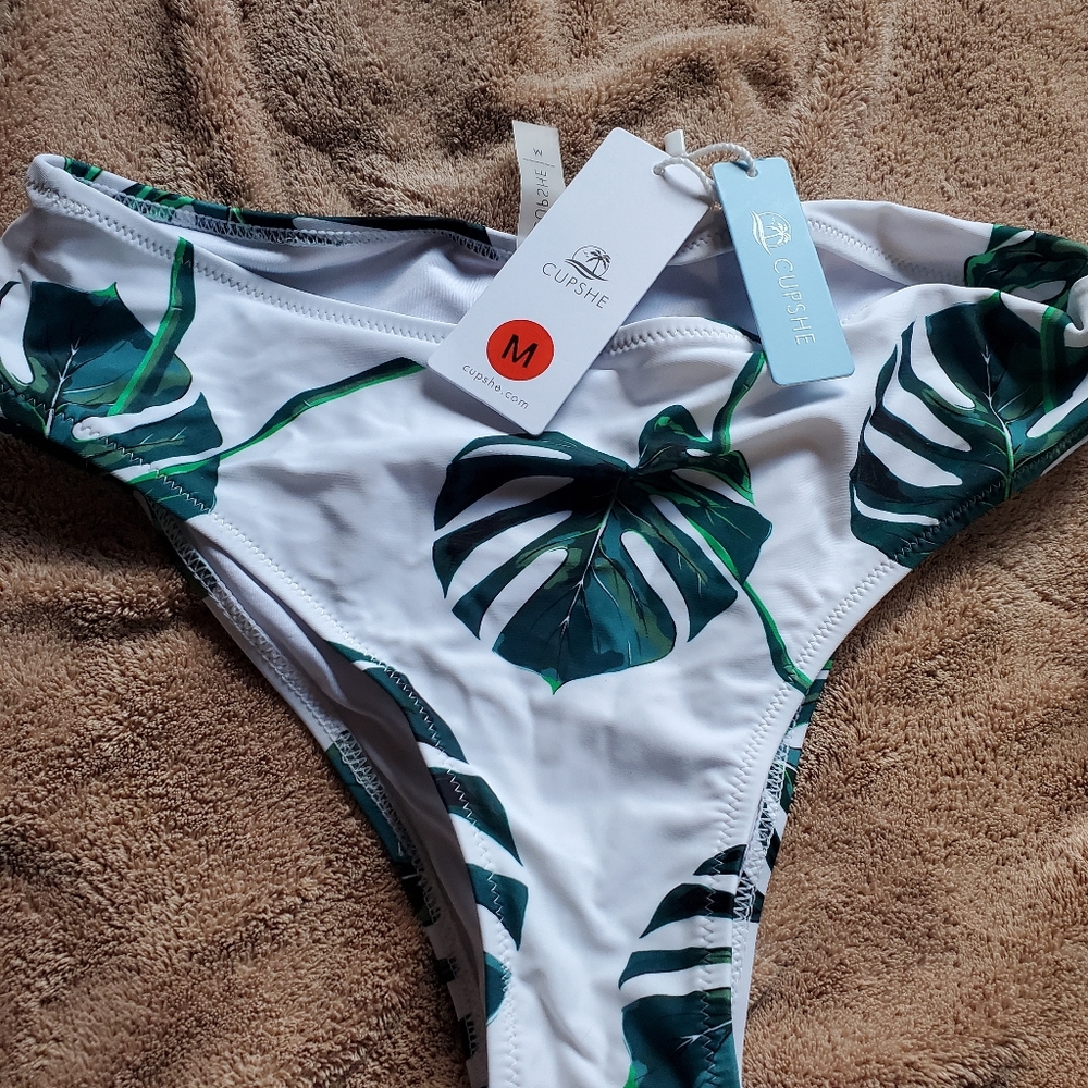 CupShe size med bikini bottom monstera